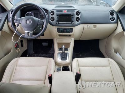 Zdjęcie 8 z 12 samochodu: 2011 VOLKSWAGEN TIGUAN S VIN:WVGAV7AX7BW515227 - miniatura