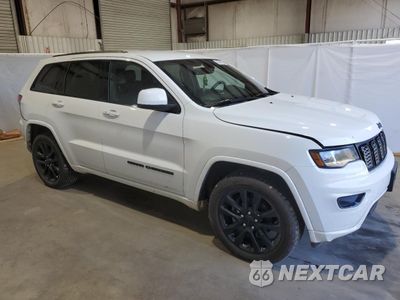 Czwarte zdjęcie samochodu z boku: 2017 JEEP GRAND CHEROKEE LAREDO VIN:1C4RJFAG0HC816042 - miniatura