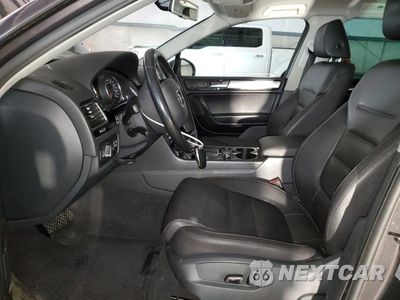 Zdjęcie 7 z 16 samochodu: 2011 VOLKSWAGEN TOUAREG V6 TDI VIN:WVGFK9BP0BD004463 - miniatura
