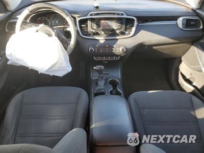 Zdjęcie 8 z 15 samochodu: 2016 KIA SORENTO LX VIN:5XYPG4A33GG005837 - miniatura