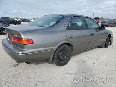Trzecie zdjęcie samochodu z tyłu: 2000 TOYOTA CAMRY CE VIN:4T1BG22K4YU660640 - miniatura