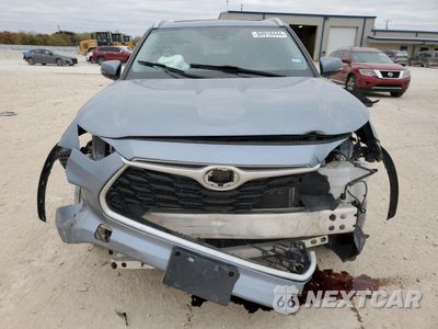 Piąte zdjęcie samochodu w środku: 2022 TOYOTA HIGHLANDER XLE VIN:5TDGZRAH1NS141984 - miniatura