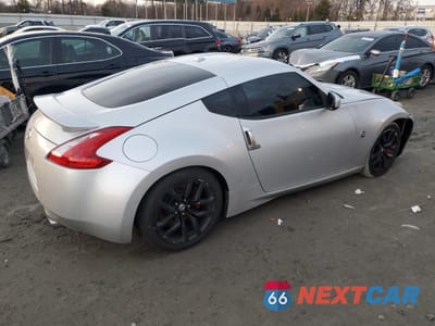 Trzecie zdjęcie samochodu z tyłu: 2013 NISSAN 370Z BASE VIN:JN1AZ4EH6DM380642 - miniatura