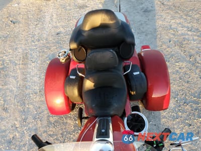 Piąte zdjęcie samochodu w środku: 2019 HARLEY-DAVIDSON FLHTCUTG VIN:1HD1MAF1XKB860735 - miniatura