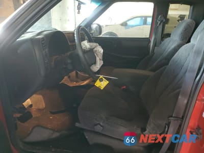 Zdjęcie 7 z 15 samochodu: 2000 GMC SONOMA VIN:1GTCS19W1Y8304827 - miniatura