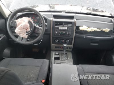 Zdjęcie 8 z 16 samochodu: 2012 JEEP LIBERTY SPORT VIN:1C4PJMAK7CW126103 - miniatura