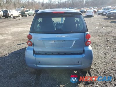 Zdjęcie 6 z 12 samochodu: 2012 SMART FORTWO PURE VIN:WMEEJ3BA7CK528445 - miniatura