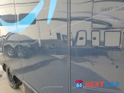 Zdjęcie 11 z 12 samochodu: 2022 RIVIAN EDV 700 VIN:7FCEHDB7XNN000799 - miniatura