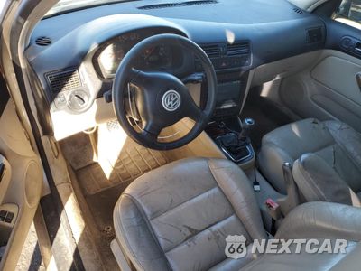 Zdjęcie 8 z 15 samochodu: 2001 VOLKSWAGEN GTI GLX VIN:9BWPG61J914048309 - miniatura
