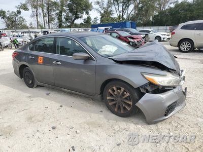 Czwarte zdjęcie samochodu z boku: 2017 NISSAN ALTIMA 2.5 VIN:1N4AL3AP2HC175746 - miniatura