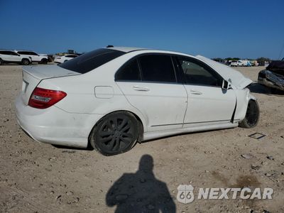 Trzecie zdjęcie samochodu z tyłu: 2014 MERCEDES-BENZ C 250 VIN:WDDGF4HB7EA934075 - miniatura