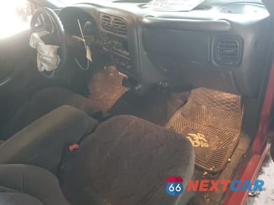 Zdjęcie 10 z 15 samochodu: 2000 GMC SONOMA VIN:1GTCS19W1Y8304827 - miniatura