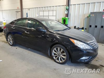 Czwarte zdjęcie samochodu z boku: 2011 HYUNDAI SONATA SE VIN:5NPEC4ACXBH305038 - miniatura