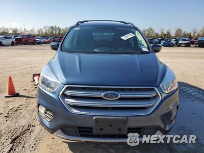 Piąte zdjęcie samochodu w środku: 2018 FORD ESCAPE SE VIN:1FMCU9GD4JUC01551 - miniatura
