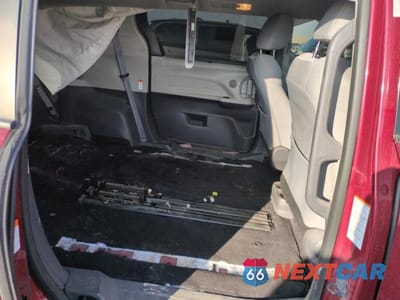 Zdjęcie 10 z 13 samochodu: 2021 TOYOTA SIENNA LE VIN:5TDKRKECXMS005383 - miniatura