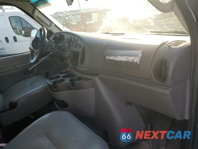 Piąte zdjęcie samochodu w środku: 2007 FORD ECONOLINE E350 SUPER DUTY CUTAWAY VAN VIN:1FDSE35L37DA12687 - miniatura