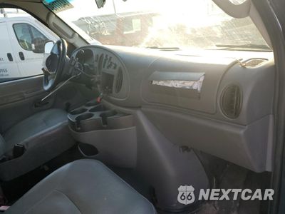Piąte zdjęcie samochodu w środku: 2007 FORD ECONOLINE E350 SUPER DUTY CUTAWAY VAN VIN:1FDSE35L37DA12687 - miniatura