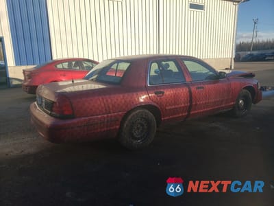 Trzecie zdjęcie samochodu z tyłu: 2000 FORD CROWN VICTORIA POLICE INTERCEPTOR VIN:2FAFP71W1YX118742 - miniatura