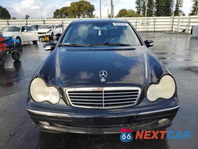 Piąte zdjęcie samochodu w środku: 2003 MERCEDES-BENZ C 230K SPORT SEDAN VIN:WDBRF40J83F432194 - miniatura