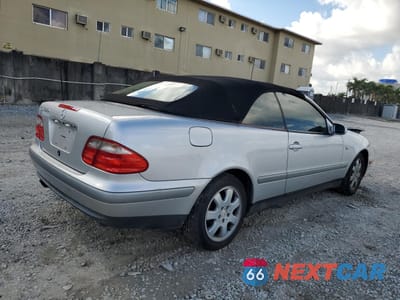 Trzecie zdjęcie samochodu z tyłu: 1999 MERCEDES-BENZ CLK 320 VIN:WDBLK65G4XT013857 - miniatura