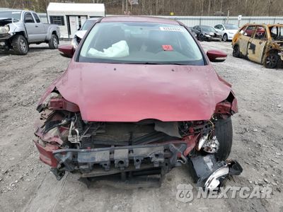 Piąte zdjęcie samochodu w środku: 2014 FORD FOCUS SE VIN:1FADP3F24EL411484 - miniatura