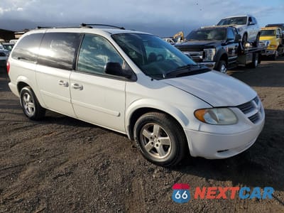 Czwarte zdjęcie samochodu z boku: 2005 DODGE GRAND CARAVAN SXT VIN:2D4GP44L55R404403 - miniatura