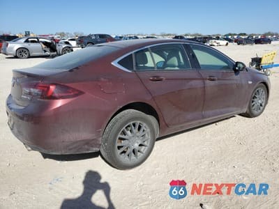 Trzecie zdjęcie samochodu z tyłu: 2018 BUICK REGAL PREFERRED VIN:W04GL6SX7J1160952 - miniatura