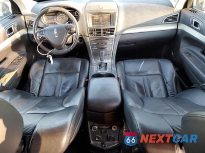 Zdjęcie 8 z 13 samochodu: 2015 LINCOLN MKT VIN:2LMHJ5AT7FBL03578 - miniatura