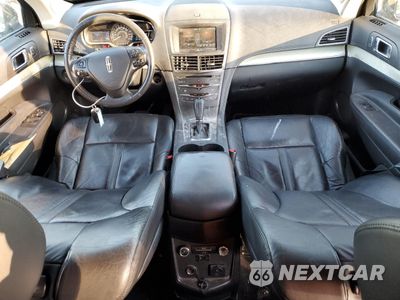 Zdjęcie 8 z 13 samochodu: 2015 LINCOLN MKT VIN:2LMHJ5AT7FBL03578 - miniatura
