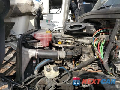 Zdjęcie 7 z 10 samochodu: 2018 FREIGHTLINER CASCADIA 126 VIN:3AKJHHDR1JSHK5966 - miniatura