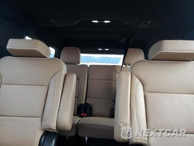 Zdjęcie 10 z 14 samochodu: 2023 CHEVROLET SUBURBAN K1500 PREMIER VIN:1GNSKFKD1PR232870 - miniatura