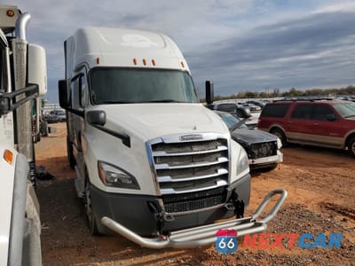 2018 FREIGHTLINER CASCADIA 126 3AKJHHDR1JSHK5966 - główne zdjęcie licytacji z USA - miniatura