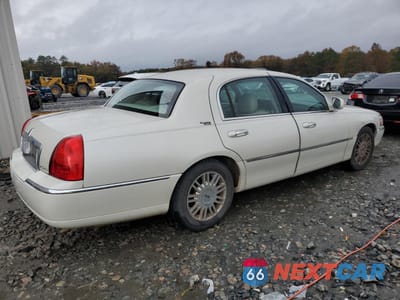 Trzecie zdjęcie samochodu z tyłu: 2007 LINCOLN TOWN CAR SIGNATURE LIMITED VIN:1LNHM82V77Y638767 - miniatura