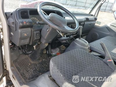 Zdjęcie 8 z 13 samochodu: 2006 GMC W3500 W35042 VIN:4KDB4B1U06J802220 - miniatura
