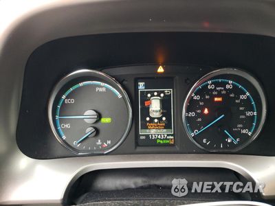 Zdjęcie 9 z 17 samochodu: 2017 TOYOTA RAV4 HV LE VIN:JTMRJREV6HD128552 - miniatura