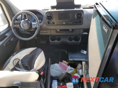 Zdjęcie 8 z 13 samochodu: 2024 MERCEDES-BENZ SPRINTER 2500 VIN:W1Y4NCHY3RT167135 - miniatura