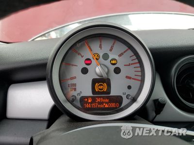 Zdjęcie 9 z 13 samochodu: 2009 MINI COOPER VIN:WMWMF33549TU70792 - miniatura