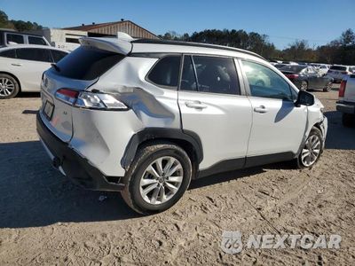 Trzecie zdjęcie samochodu z tyłu: 2022 TOYOTA COROLLA CROSS LE VIN:7MUCAAAG0NV015913 - miniatura