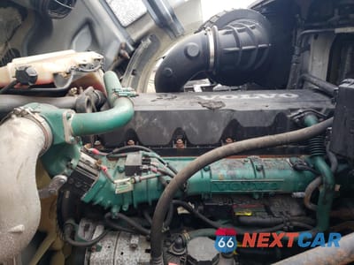 Zdjęcie 7 z 10 samochodu: 2014 VOLVO VN VNL VIN:4V4NC9EG1EN159308 - miniatura