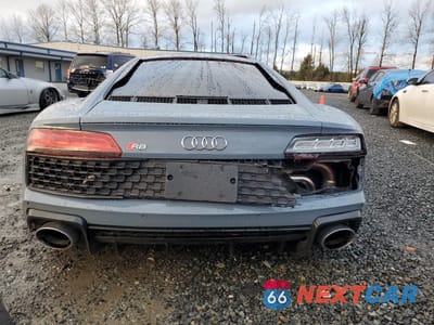 Zdjęcie 6 z 12 samochodu: 2021 AUDI R8 VIN:WUABAAFX8M7900919 - miniatura