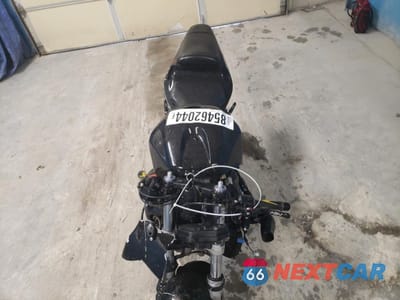 Piąte zdjęcie samochodu w środku: 2003 HONDA CBR600 RR VIN:JH2PC37013M010179 - miniatura