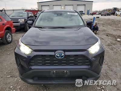 Piąte zdjęcie samochodu w środku: 2022 TOYOTA RAV4 XLE VIN:4T3RWRFV2NU050656 - miniatura