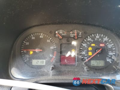 Zdjęcie 9 z 15 samochodu: 2001 VOLKSWAGEN GTI GLX VIN:9BWPG61J914048309 - miniatura