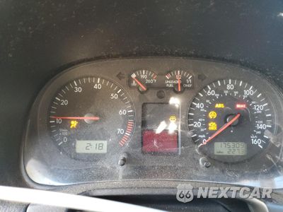 Zdjęcie 9 z 15 samochodu: 2001 VOLKSWAGEN GTI GLX VIN:9BWPG61J914048309 - miniatura