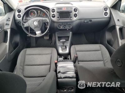 Zdjęcie 8 z 13 samochodu: 2010 VOLKSWAGEN TIGUAN SE VIN:WVGBV9AX2AW510953 - miniatura