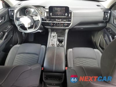Zdjęcie 8 z 13 samochodu: 2022 NISSAN PATHFINDER SV VIN:5N1DR3BC5NC252683 - miniatura