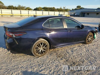 Trzecie zdjęcie samochodu z tyłu: 2022 TOYOTA CAMRY SE VIN:4T1T11AK8NU628481 - miniatura