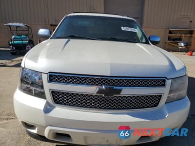 Piąte zdjęcie samochodu w środku: 2011 CHEVROLET AVALANCHE LTZ VIN:3GNTKGE35BG142210 - miniatura