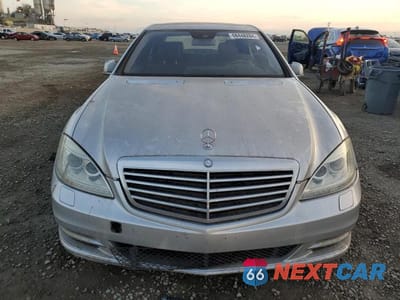 Piąte zdjęcie samochodu w środku: 2010 MERCEDES-BENZ S 400 VIN:WDDNG9FB1AA318113 - miniatura