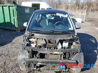 Piąte zdjęcie samochodu w środku: 2012 SMART FORTWO PURE VIN:WMEEJ3BA7CK528445 - miniatura